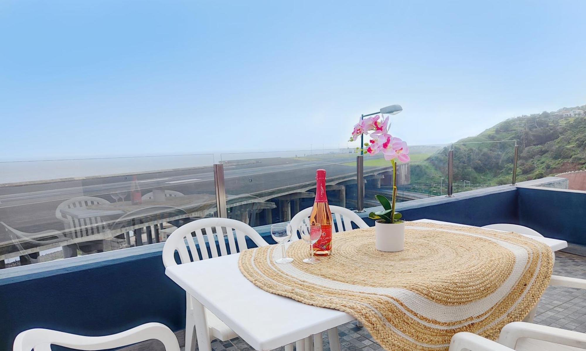 Gateone Al Airport View House Villa Machico  Exterior photo