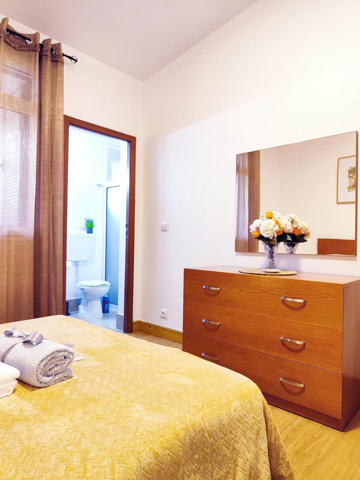 Gateone Al Airport View House Villa Machico  Exterior photo
