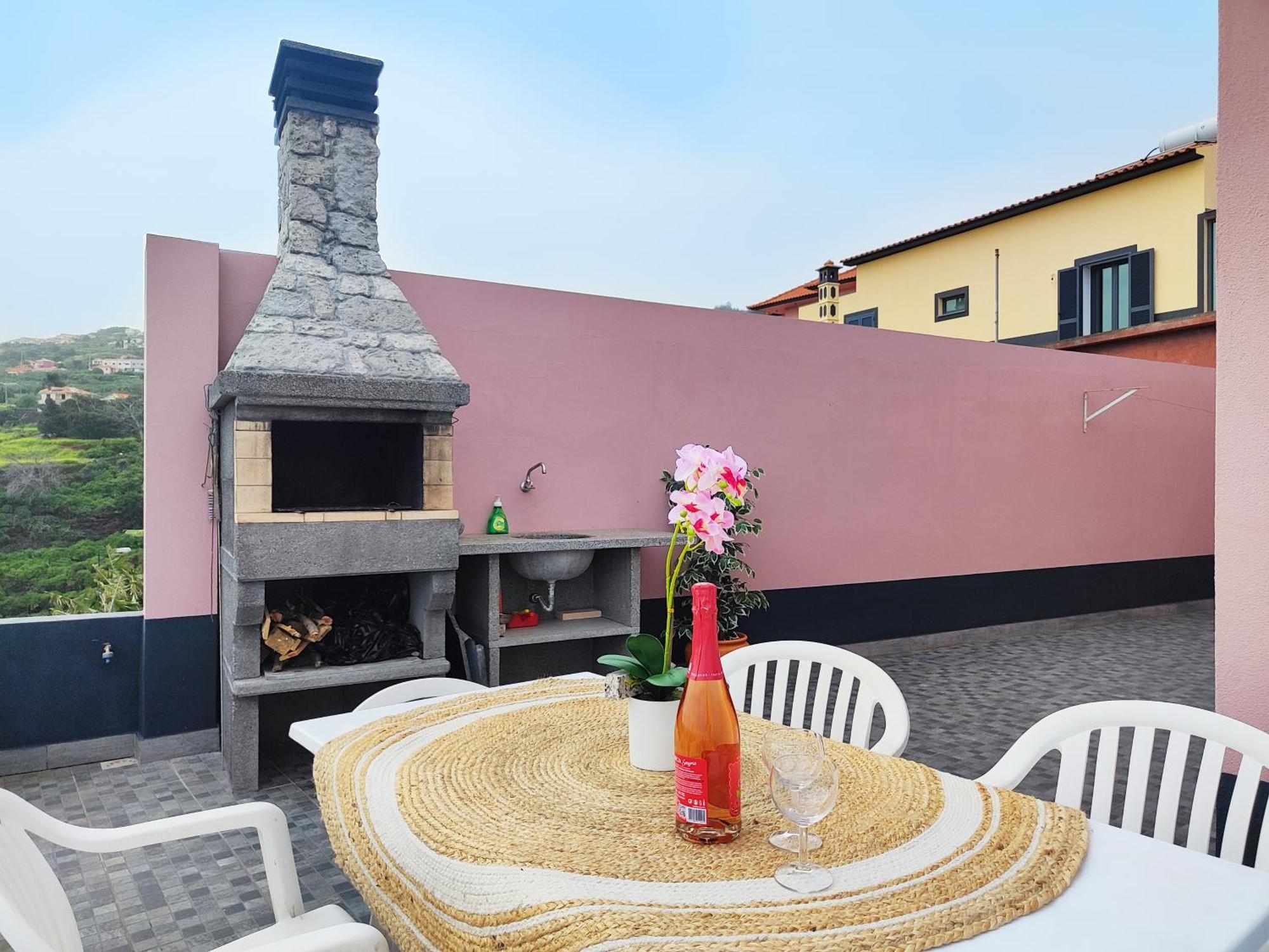 Gateone Al Airport View House Villa Machico  Exterior photo