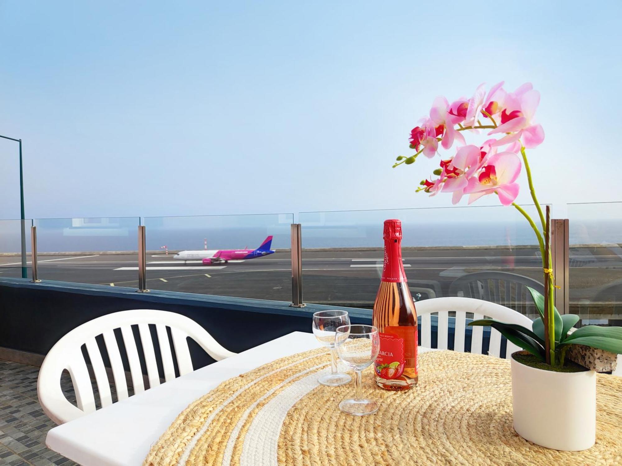 Gateone Al Airport View House Villa Machico  Exterior photo